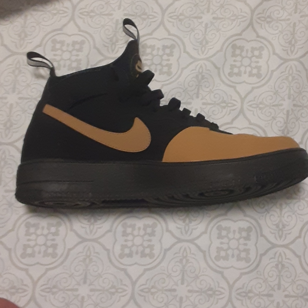 Air forces - Picture 3 of 4